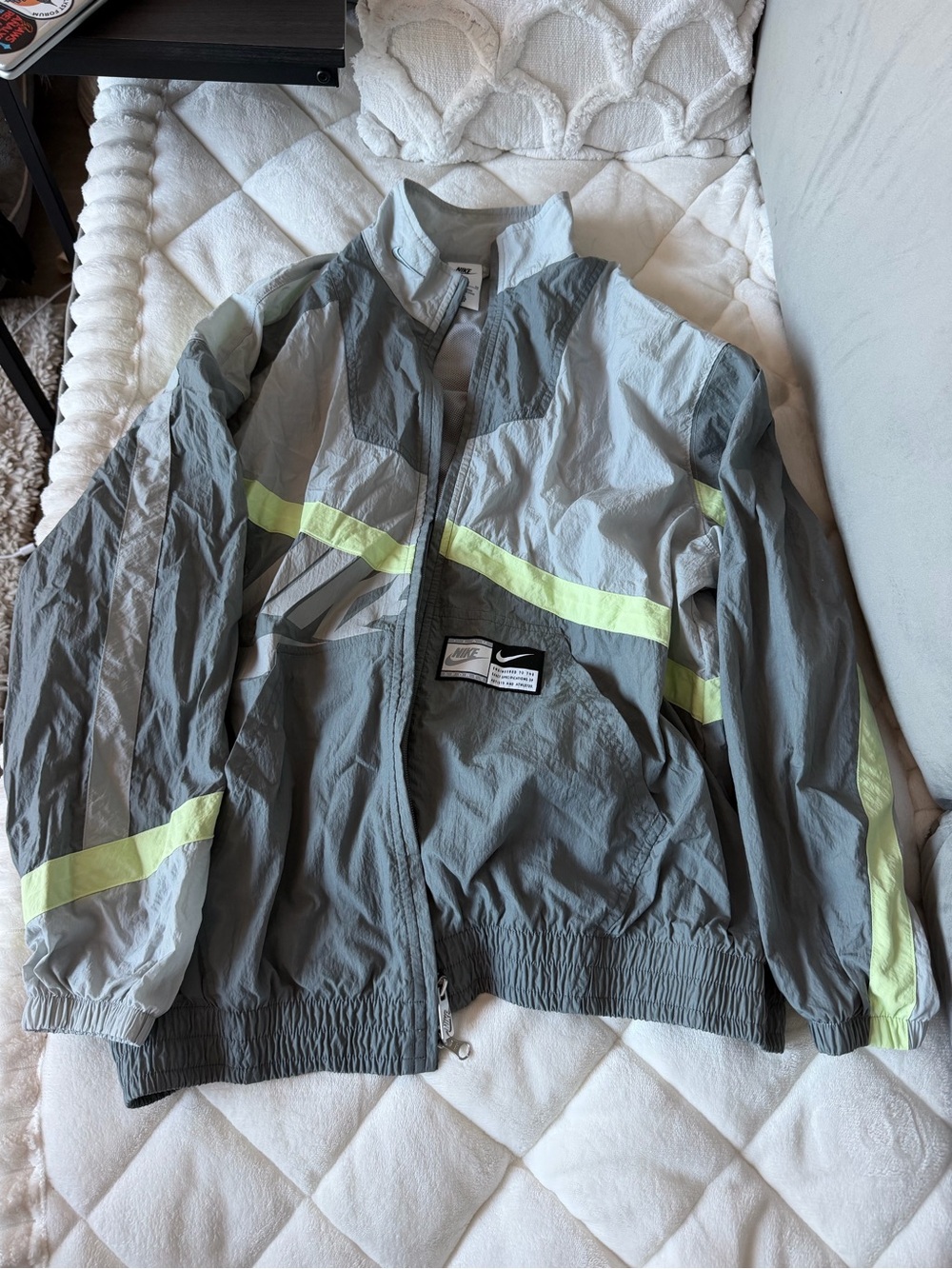 Nike Sportswear Women's Oversized Woven Jacket